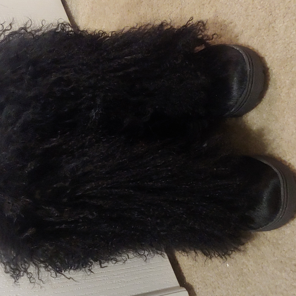 BEARPAW LONG HAIR SHEEP FUR BOOTS(NEW With BOX) - Picture 5 of 5